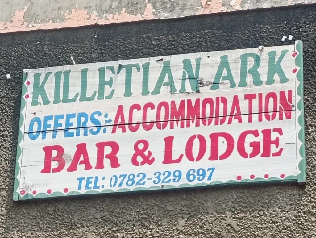 Killeatean Ark Bar and Lodge in Kasese