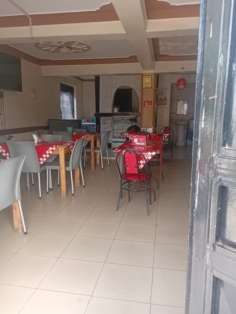 Zebra Hotel in Kasese