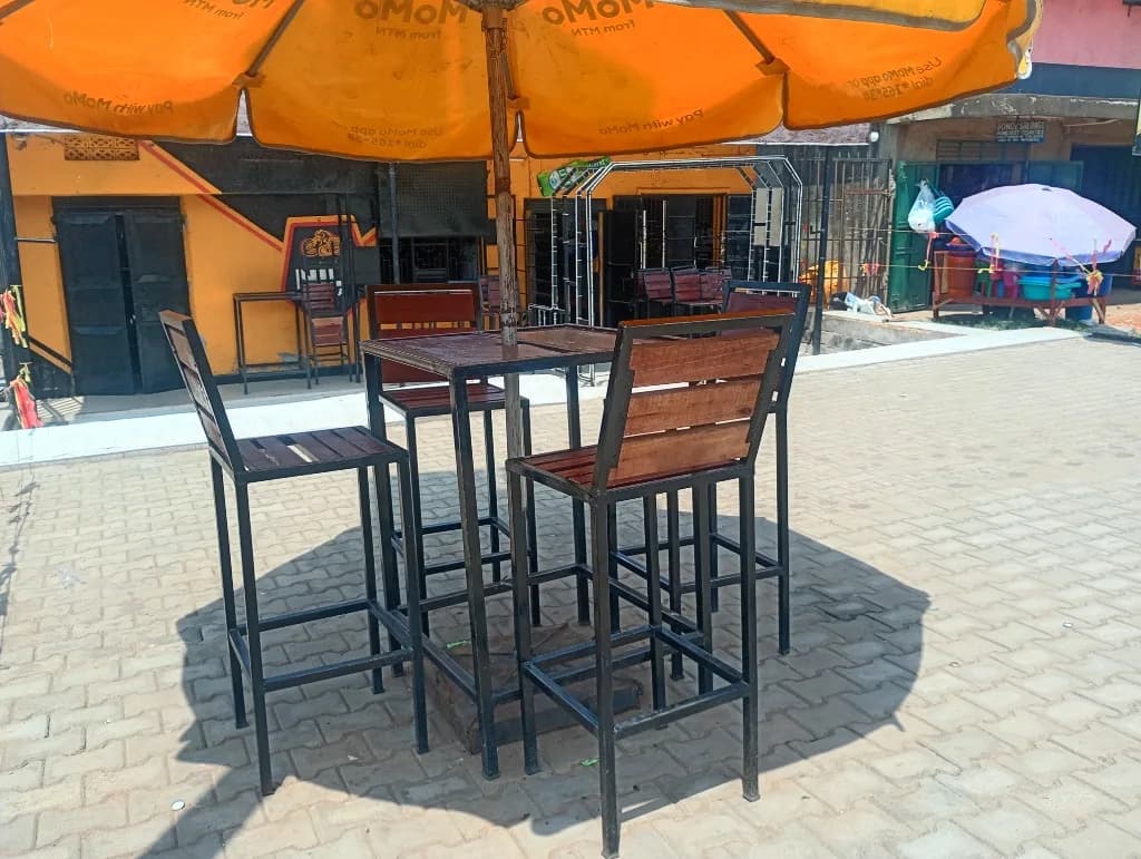 Me and You Bar and Lodge. in Kasese