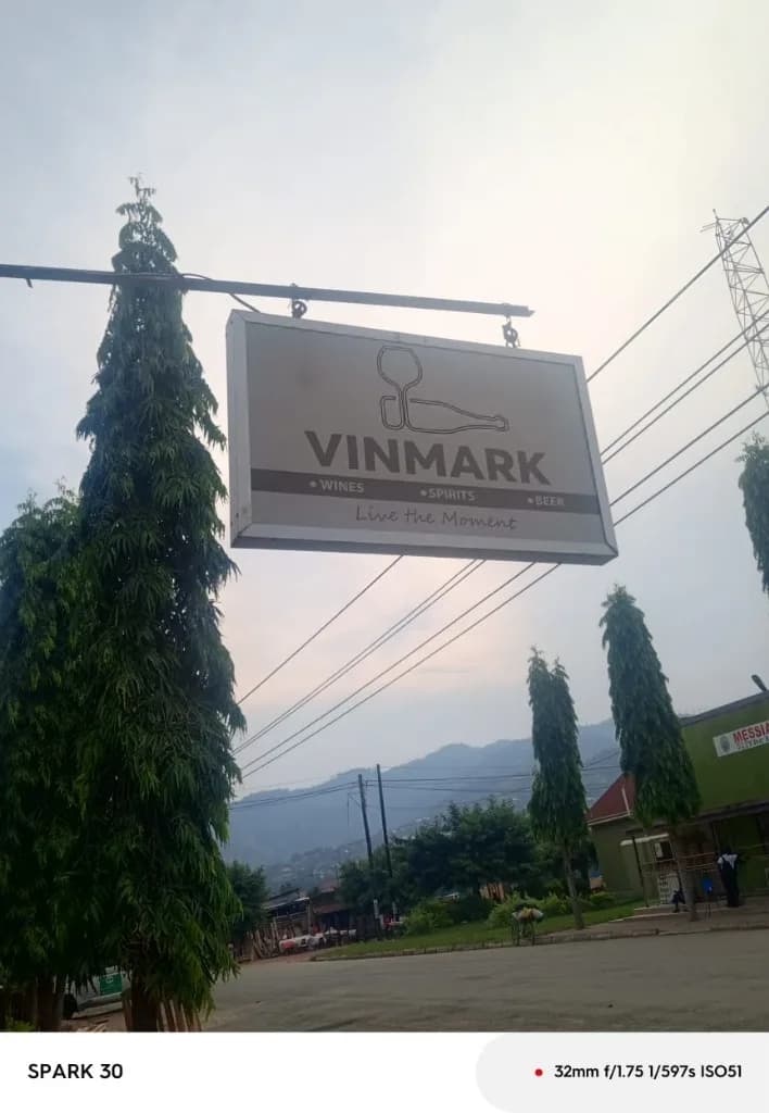 Vinmark in Kasese