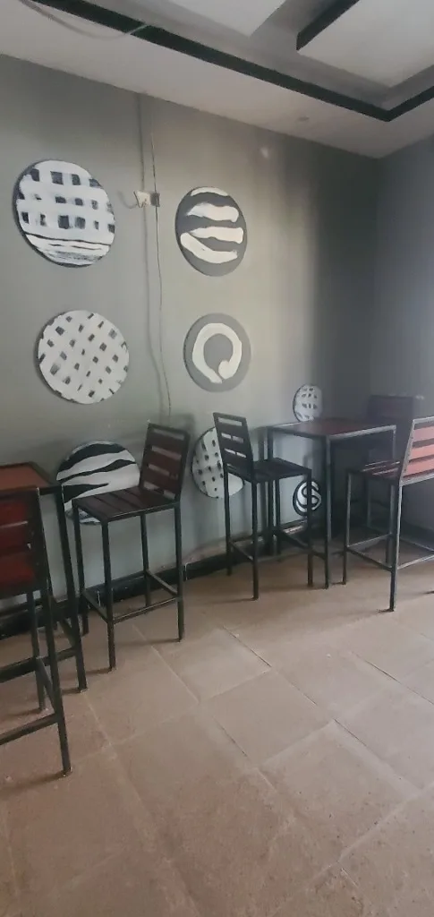 Vibyz bar and accommodation in Kasese